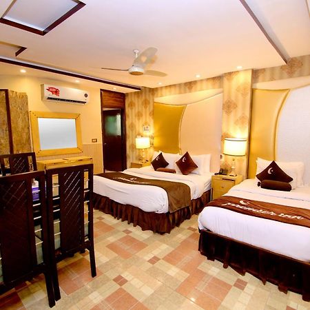 Premier Inn Gulberg Lahore Bagian luar foto