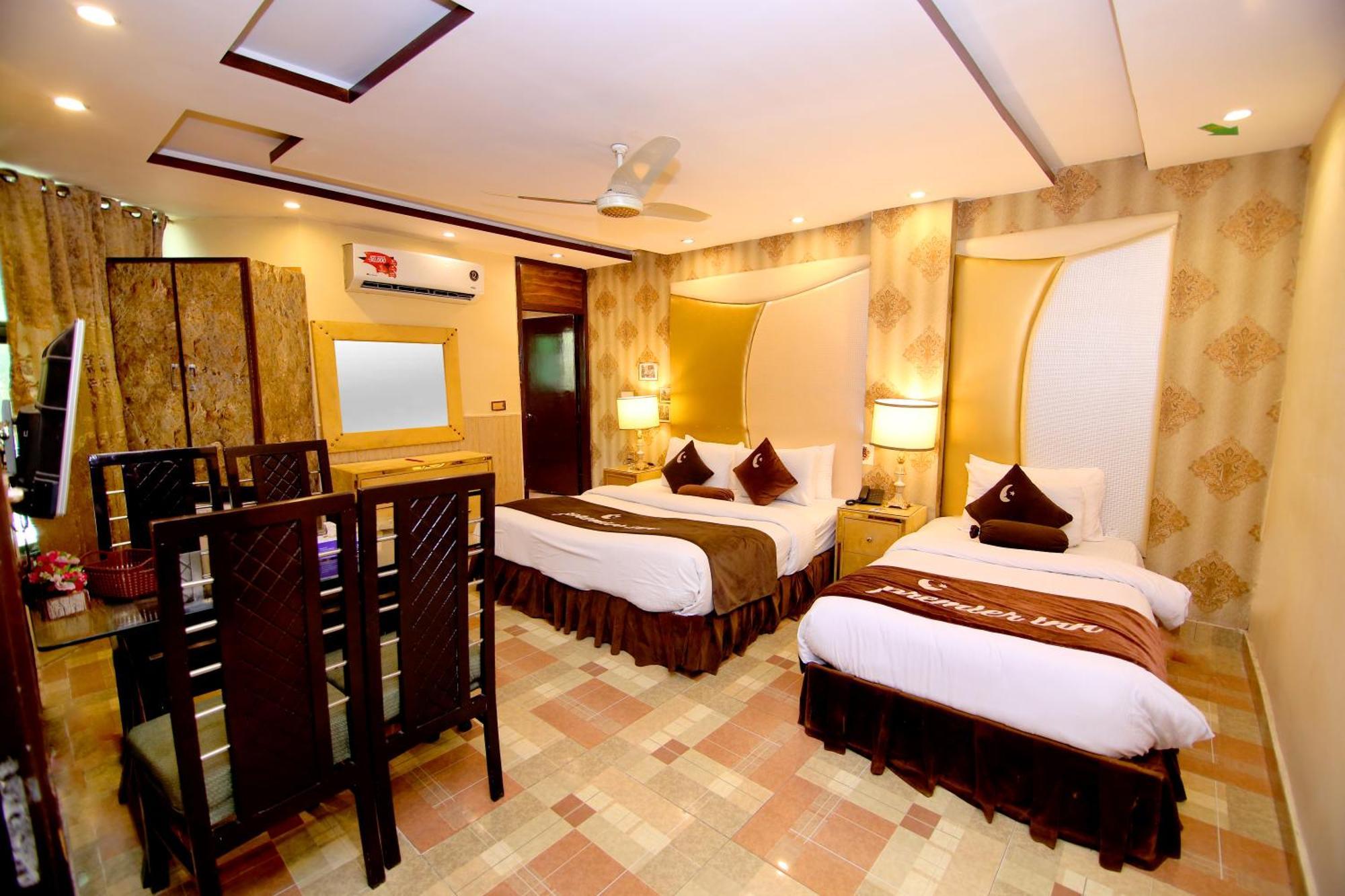 Premier Inn Gulberg Lahore Bagian luar foto