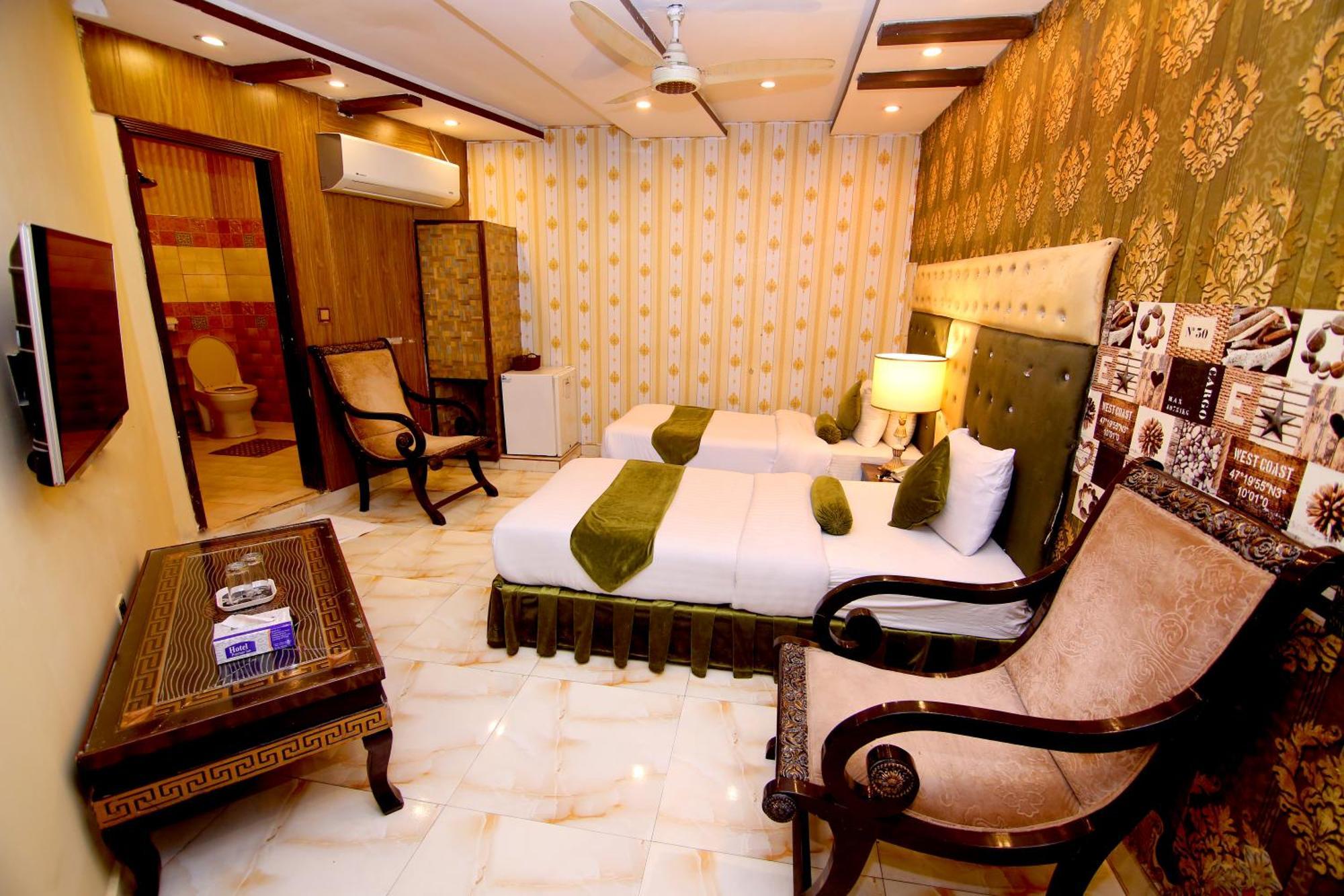 Premier Inn Gulberg Lahore Bagian luar foto