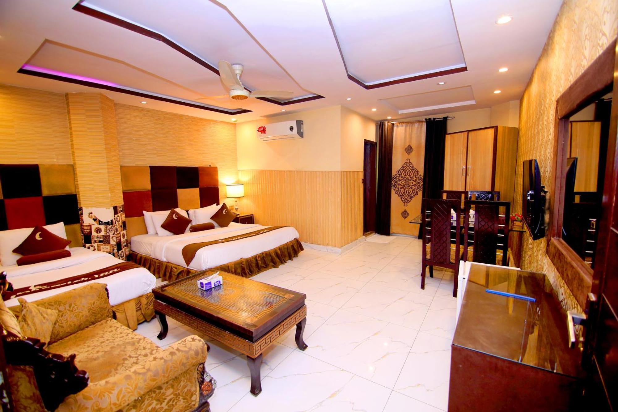 Premier Inn Gulberg Lahore Bagian luar foto
