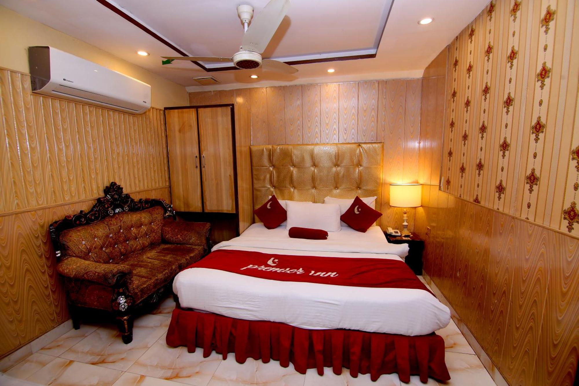 Premier Inn Gulberg Lahore Bagian luar foto
