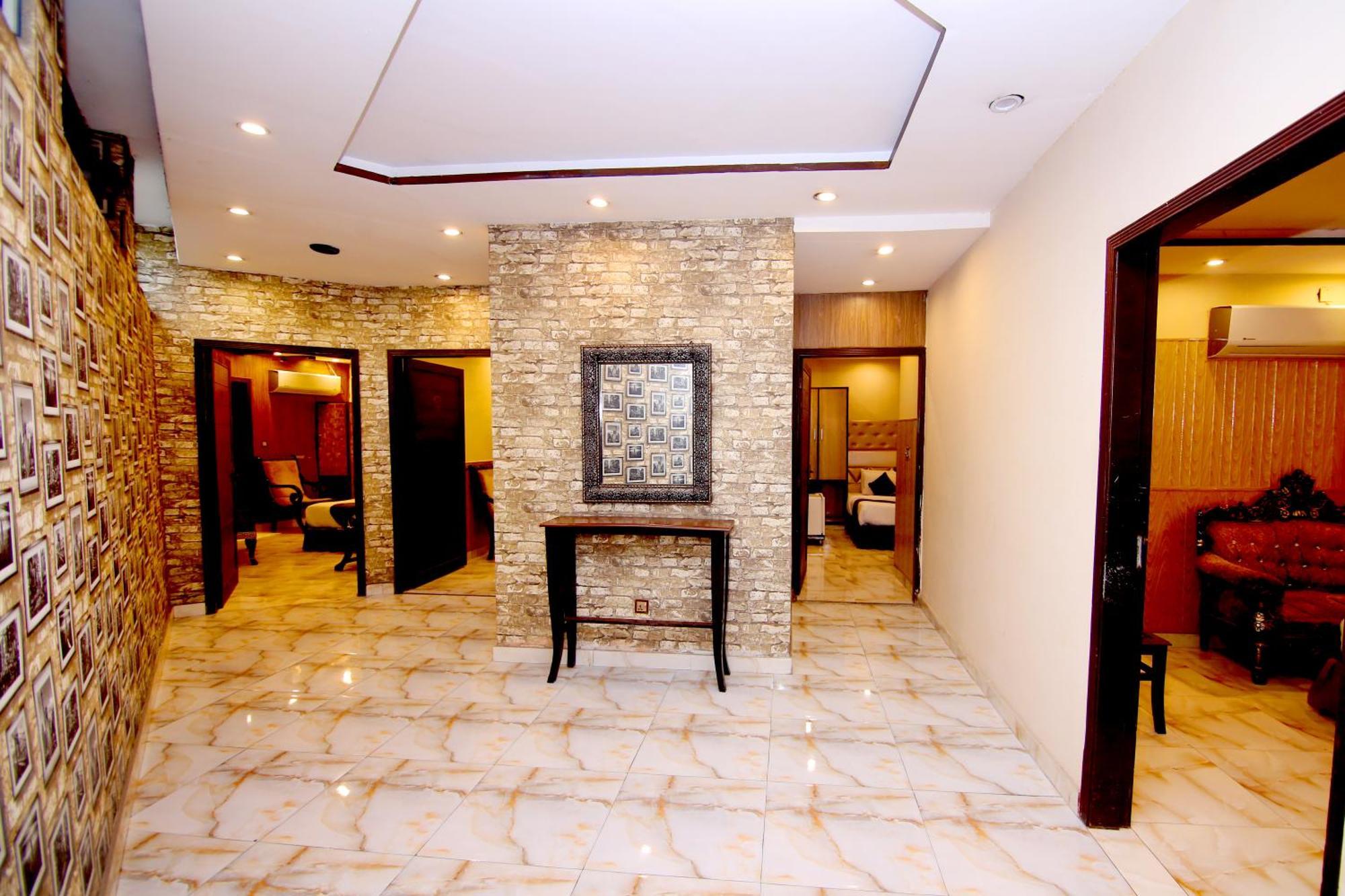 Premier Inn Gulberg Lahore Bagian luar foto