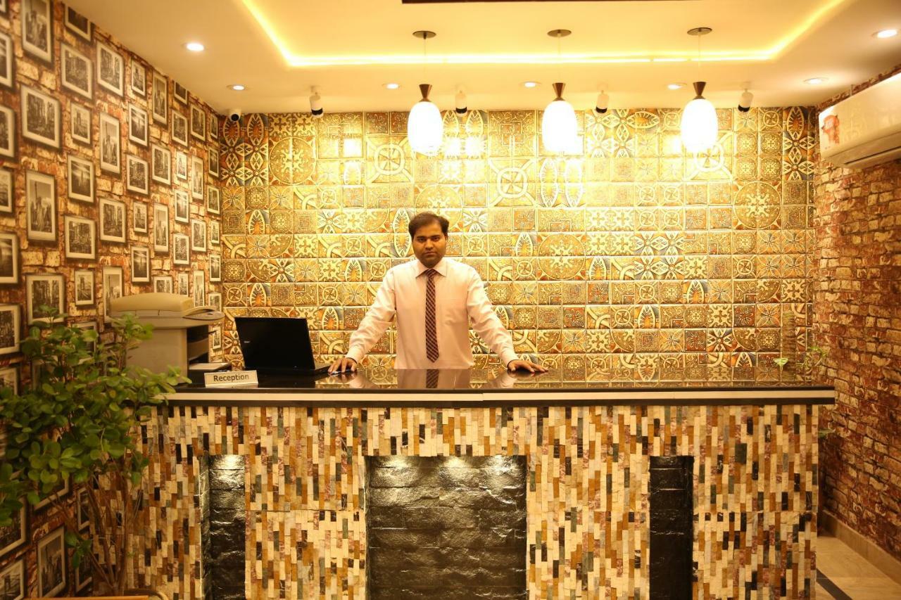 Premier Inn Gulberg Lahore Bagian luar foto