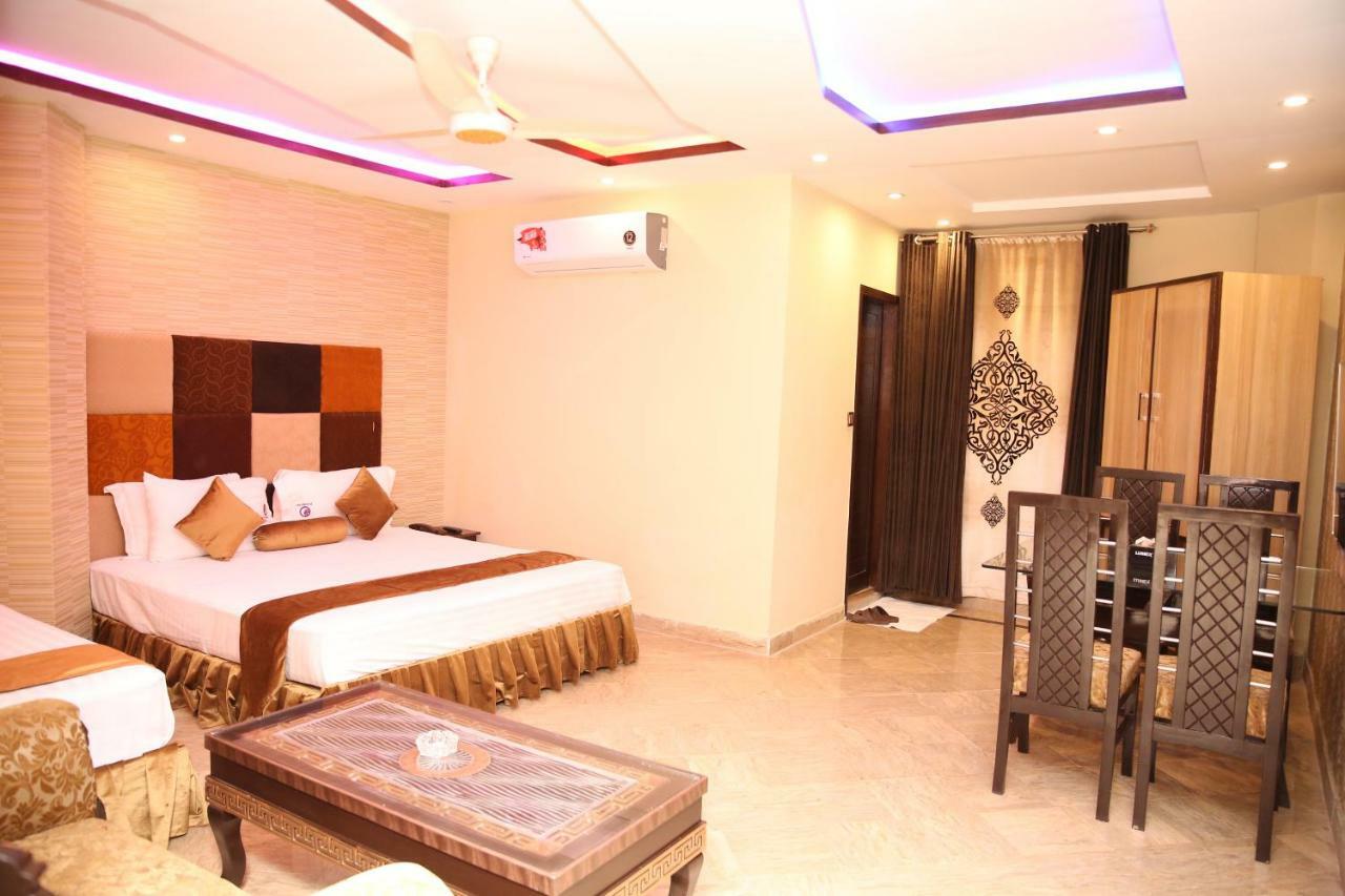 Premier Inn Gulberg Lahore Bagian luar foto