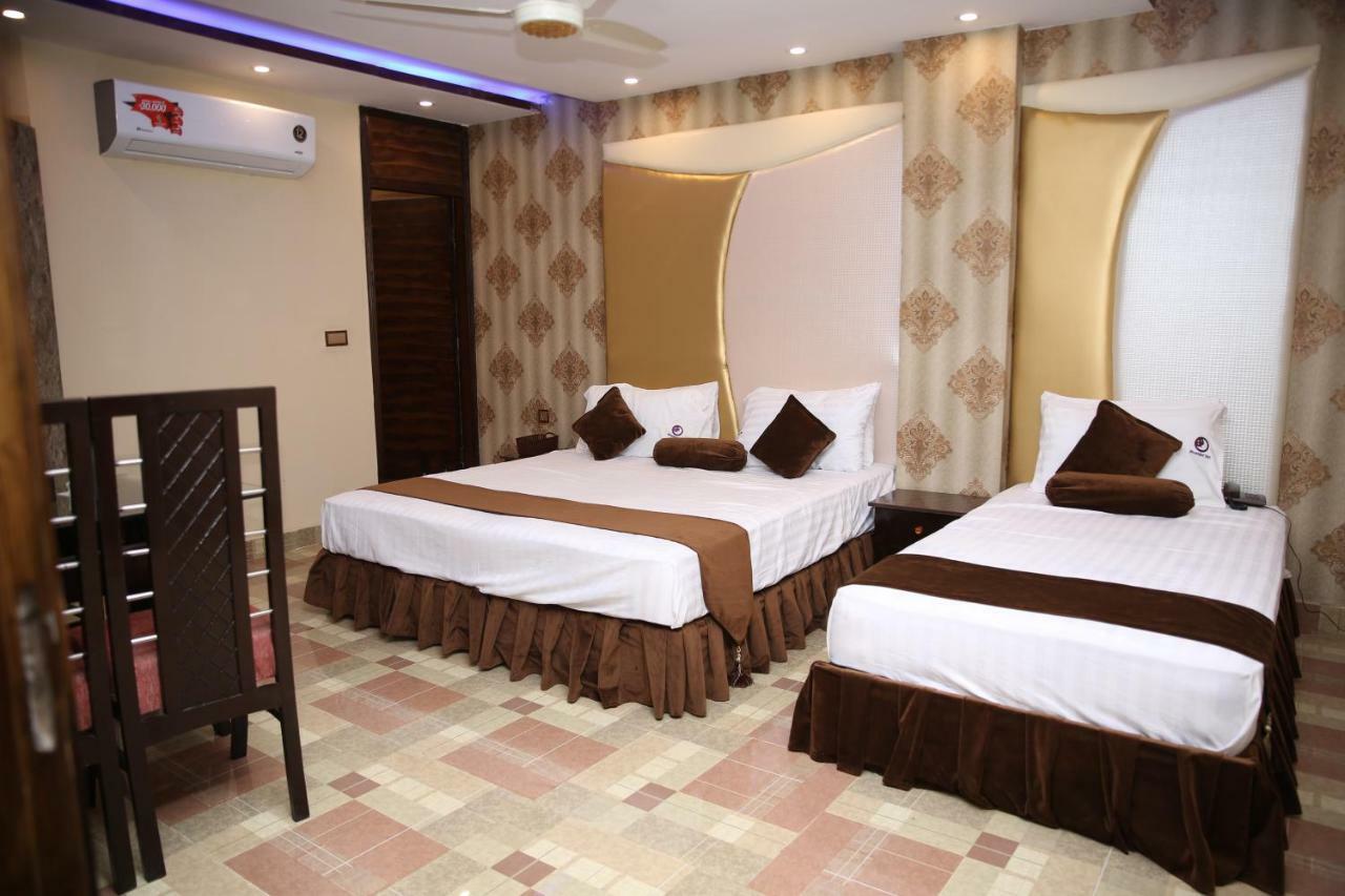Premier Inn Gulberg Lahore Bagian luar foto