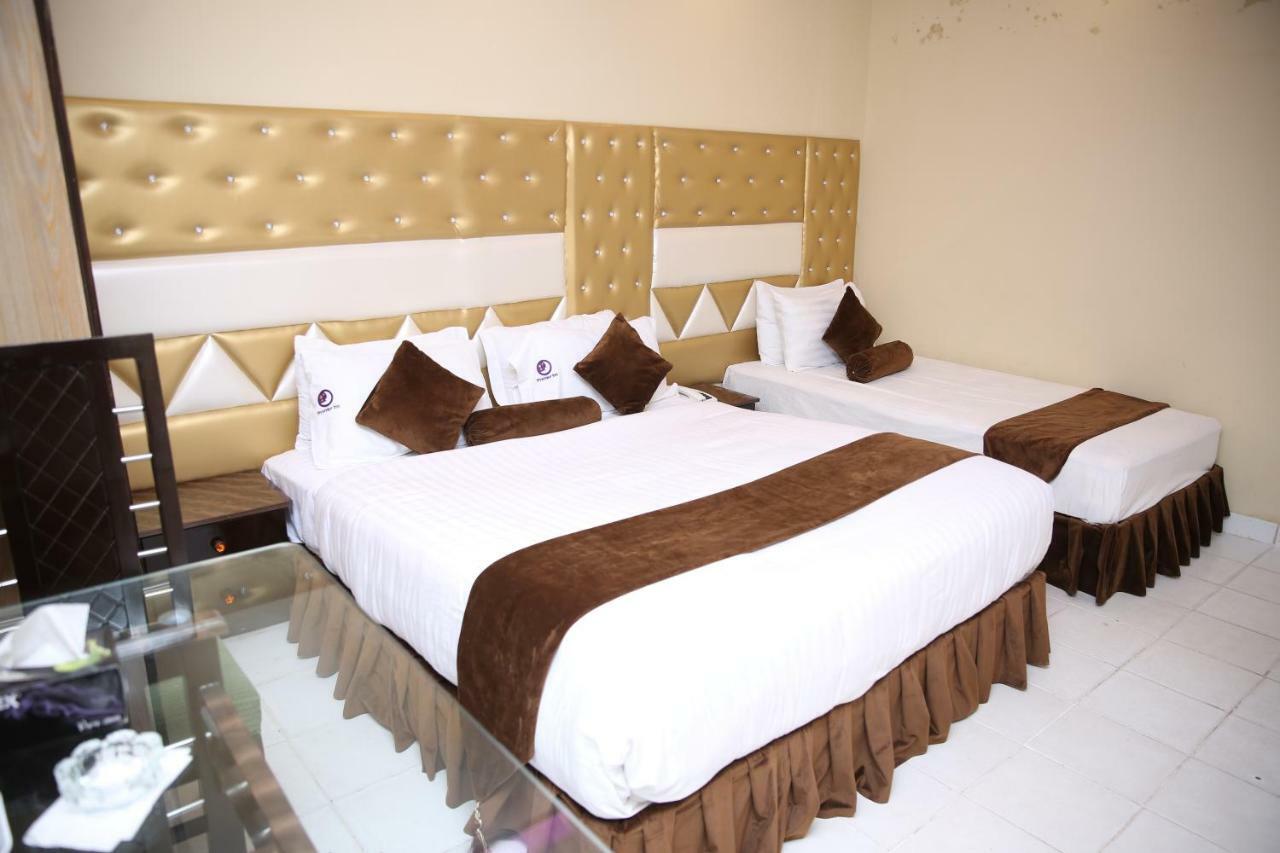 Premier Inn Gulberg Lahore Bagian luar foto