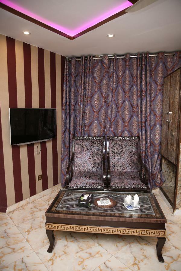 Premier Inn Gulberg Lahore Bagian luar foto