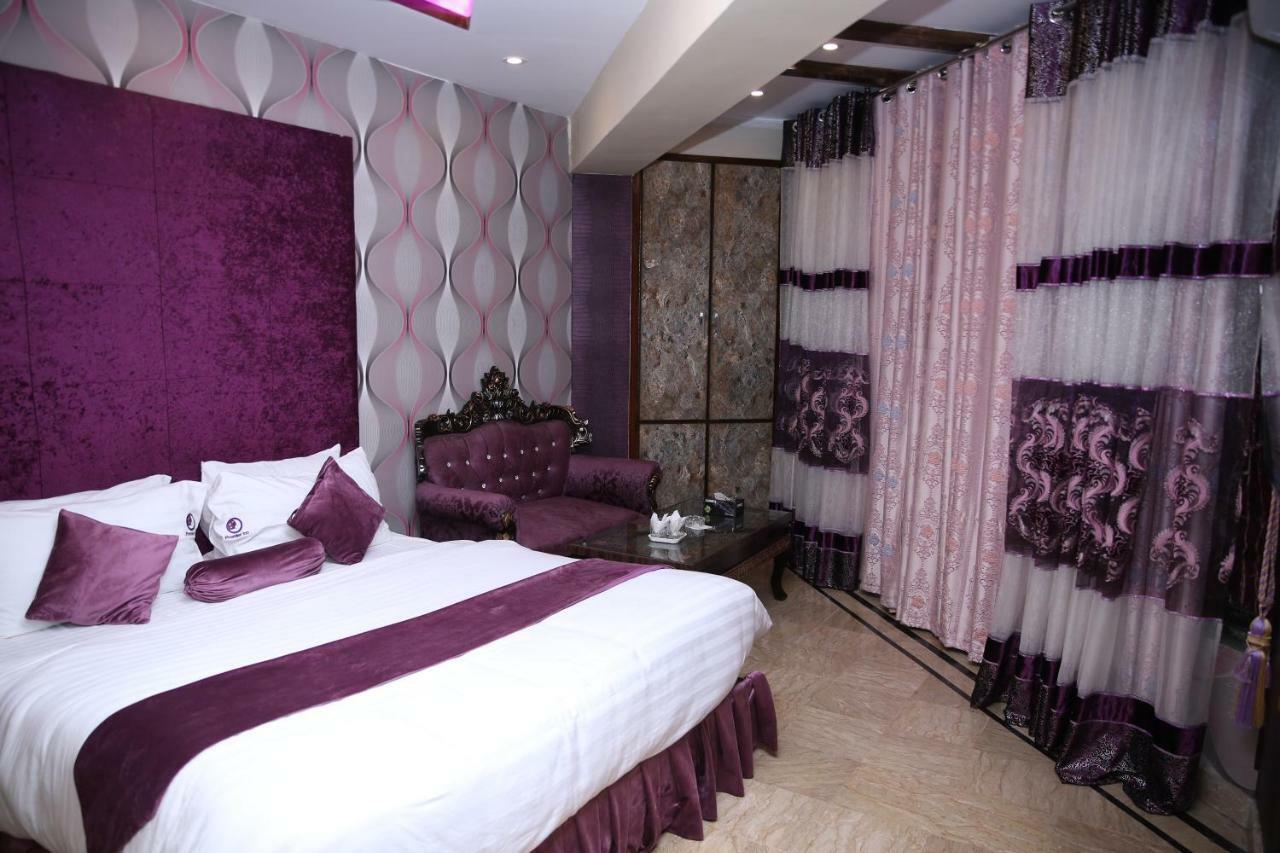 Premier Inn Gulberg Lahore Bagian luar foto